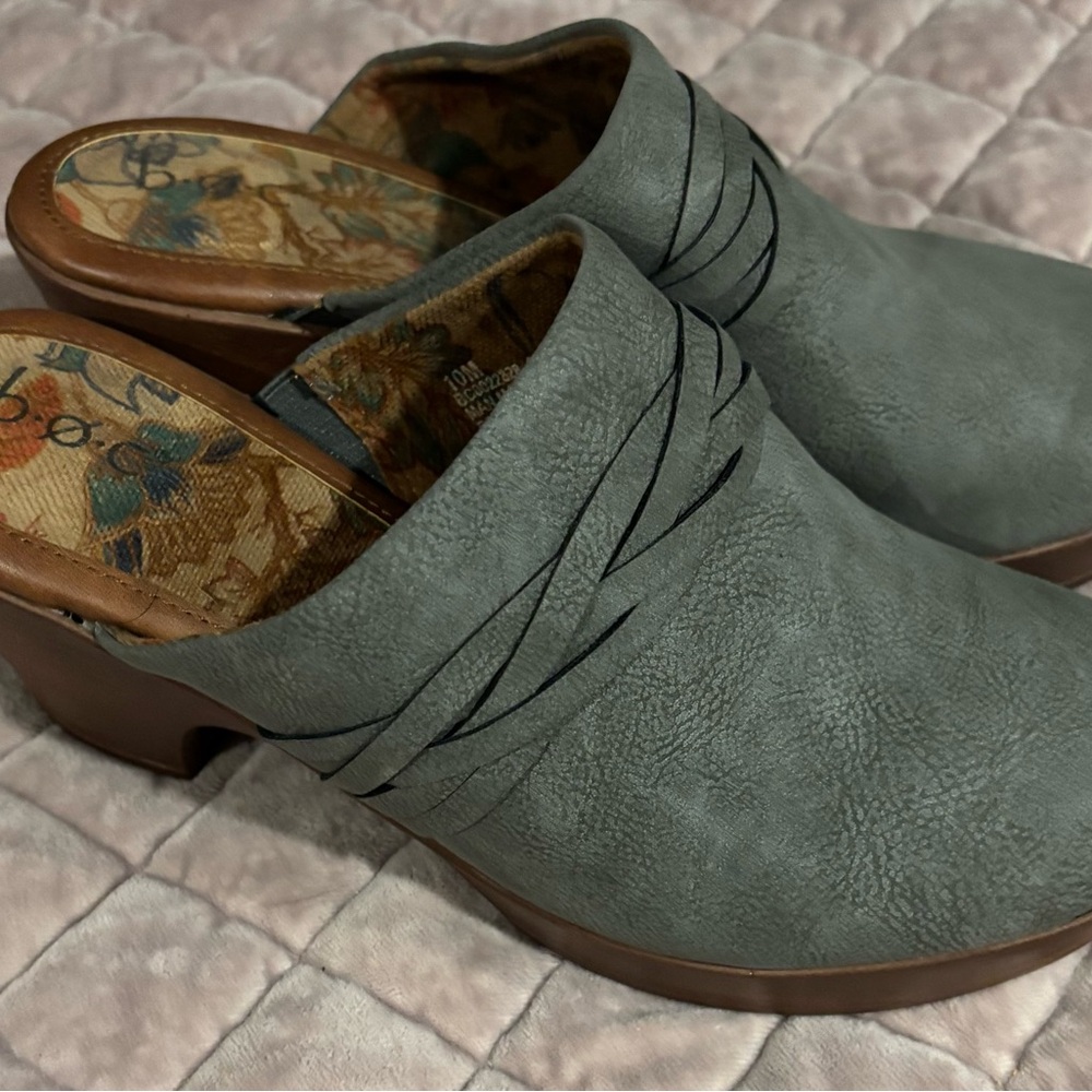 b.o.c. Women's Slate and Chestnut Mules